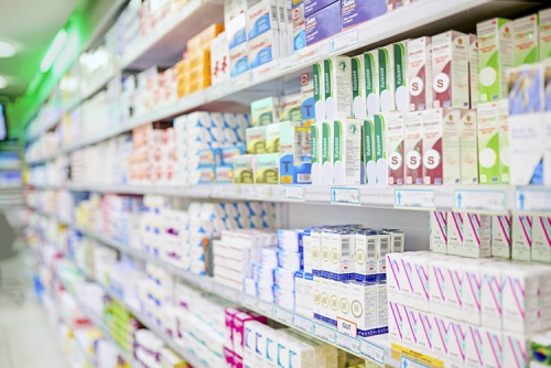 Dù lắm anh tài quốc tế chi phối, người bệnh đừng mơ có giá thuốc rẻ